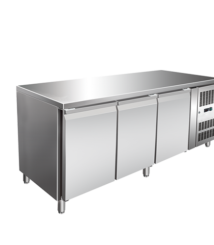 counter chiller 3 pintu untuk hotel dan restoran