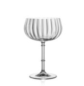 gelas kaca minuman cocktail
