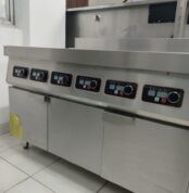 Kompor Induksi Berdiri Sendiri 6-Burner